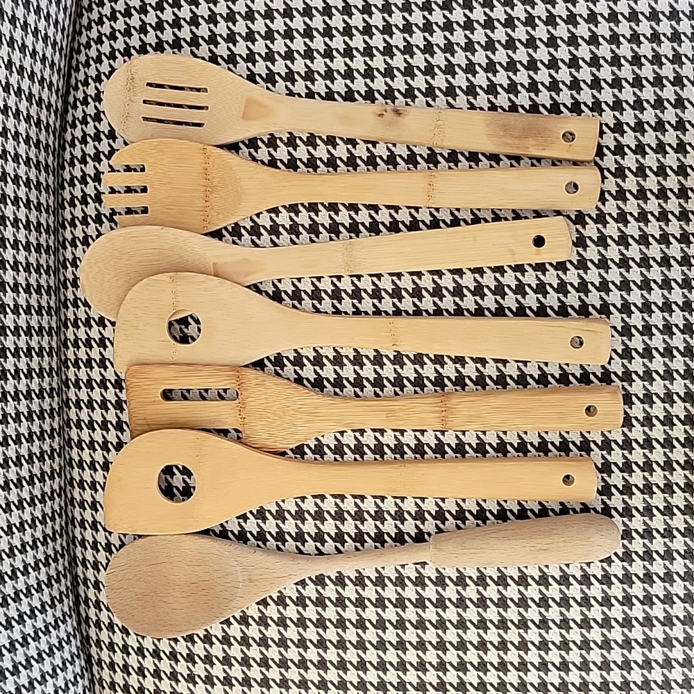Allotment of bamboo cooking utensils